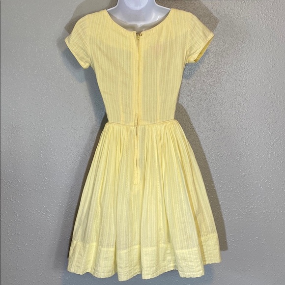 1950’s VNTG Miss Trude Jr. Yellow Pleated Fit and Flare Mini Dress - Picture 6 of 7